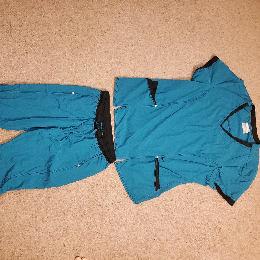 Large scrub pants and 2xl scrub top